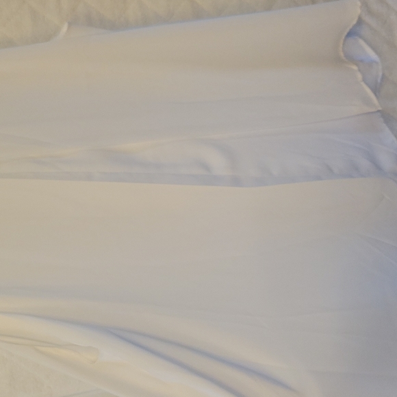 Valerie Steven's white Dressy Tank - Picture 4 of 5